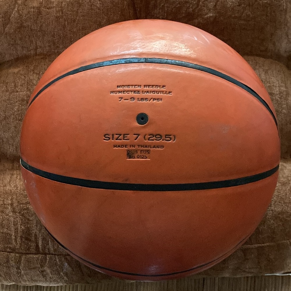 Vintage- Nike Basketball - Picture 2 of 4